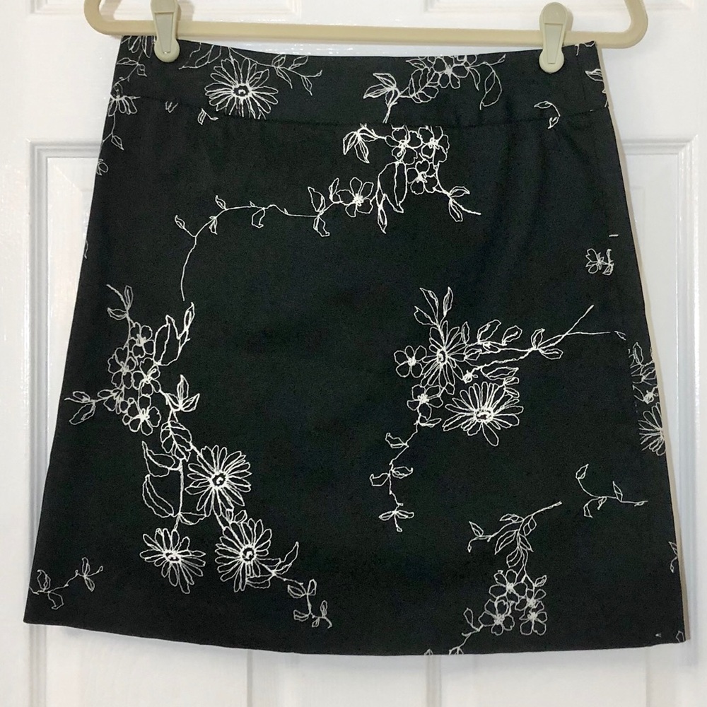 Rafaella embroidered floral skirt size 8
